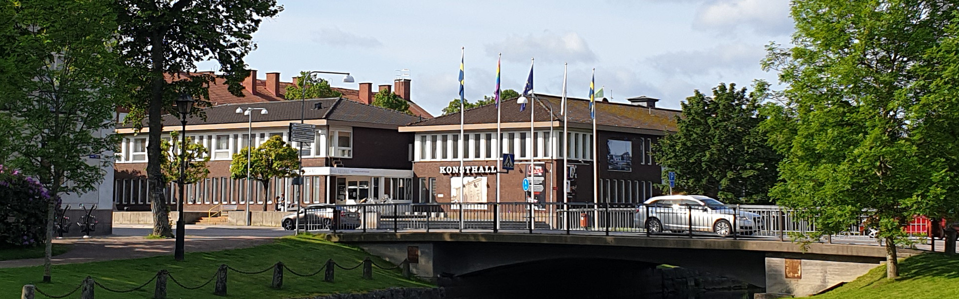 Sommarbild Åmåls kulturhus